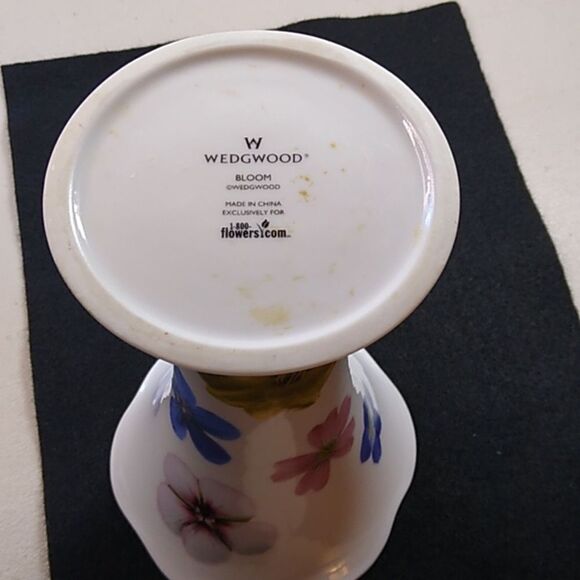 Wedgewood Bloom Vase Cottagecore Kitsch Grandmacore Floral - Picture 3 of 6